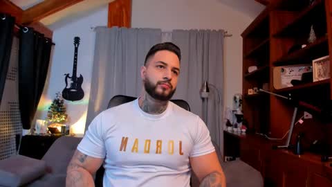 Snapshot of max_dic1 chatting on 01.13.25 max D. online show from 01.13.25