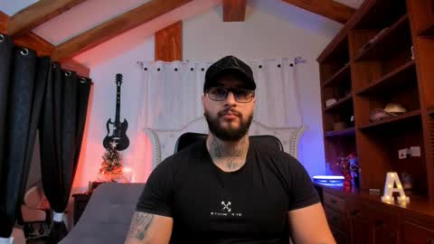 max D. online show from 12.04.25