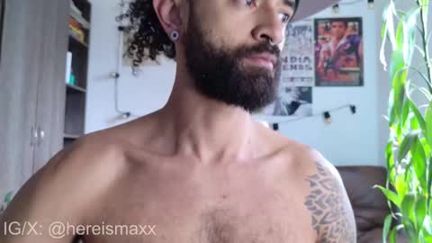 Snapshot of max_greenn chatting on 11.25.25 Max Follow me IGX hereismaxx online show from 11.25.25