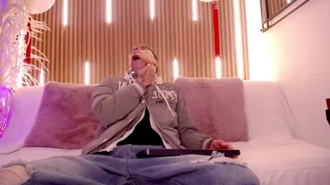 Snapshot of max_hader chatting on 02.24.26 Max online show from 02.24.26