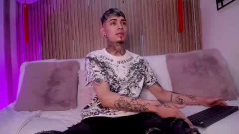 Snapshot of max_hader chatting on 02.26.26 Max online show from 02.26.26