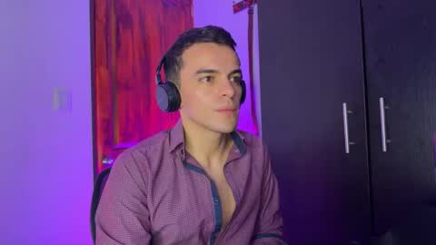 Snapshot of max_lancaster chatting on 12.11.24 Max Lancaster online show from 12.11.24