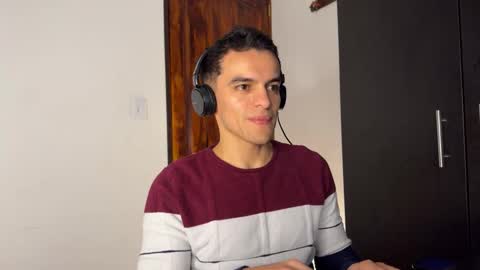 Snapshot of max_lancaster chatting on 01.04.25 Max Lancaster online show from 01.04.25