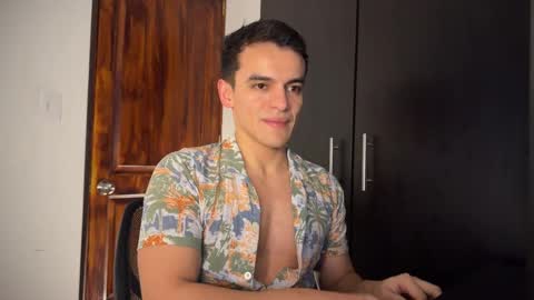 Snapshot of max_lancaster chatting on 03.05.25 Max Lancaster online show from 03.05.25