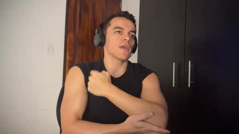Snapshot of max_lancaster chatting on 03.08.25 Max Lancaster online show from 03.08.25