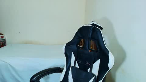 max_love25 online show from 11.16.25