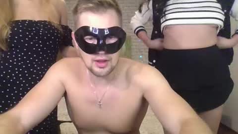 Snapshot of max_mila_888 chatting on 09.30.25 Max  Aliya online show from 09.30.25