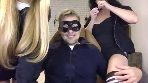 Snapshot of max_mila_888 chatting on 10.22.25 Max  Aliya online show from 10.22.25