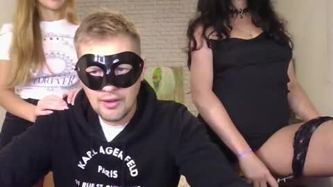 Snapshot of max_mila_888 chatting on 10.27.25 Max  Aliya online show from 10.27.25