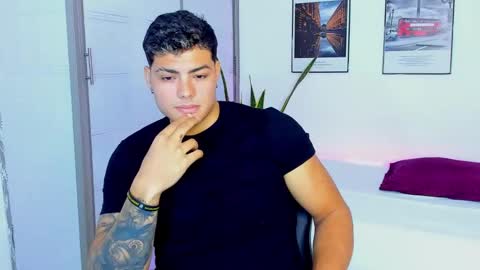 Snapshot of max_miuller chatting on 10.24.25 MAX MIULLER online show from 10.24.25