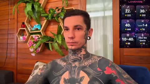 Snapshot of max_reaves chatting on 12.19.24 online show from 12.19.24