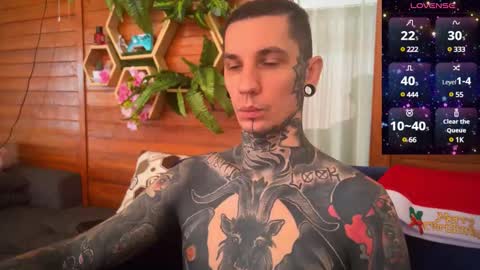 Snapshot of max_reaves chatting on 12.26.24 online show from 12.26.24