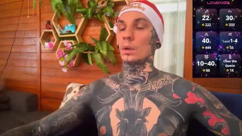 Snapshot of max_reaves chatting on 12.26.24 online show from 12.26.24