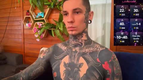 Snapshot of max_reaves chatting on 12.27.24 online show from 12.27.24
