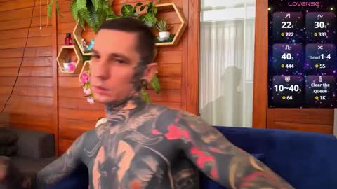 Snapshot of max_reaves chatting on 12.31.24 online show from 12.31.24