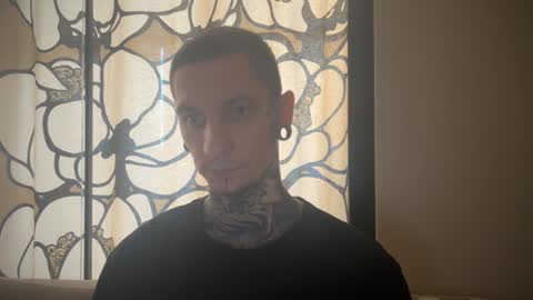 Snapshot of max_reaves chatting on 01.27.25 online show from 01.27.25
