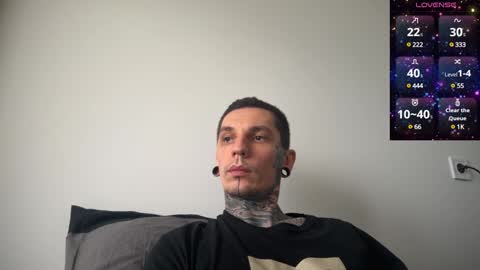 Snapshot of max_reaves chatting on 02.06.25 online show from 02.06.25