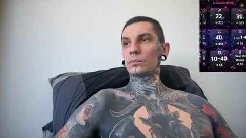 Snapshot of max_reaves chatting on 03.05.25 online show from 03.05.25