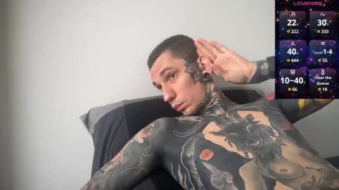 Snapshot of max_reaves chatting on 03.06.25 online show from 03.06.25