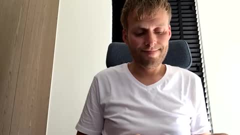 Max take off clothes online show from 10.09.25