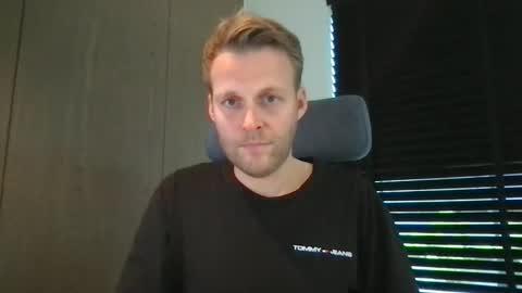 Max take off clothes online show from 10.14.25