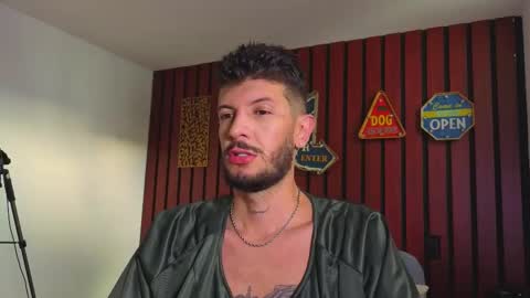 Max Taylor online show from 10.16.25