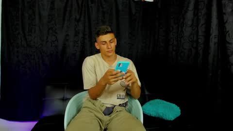 MAX     online show from 12.12.24