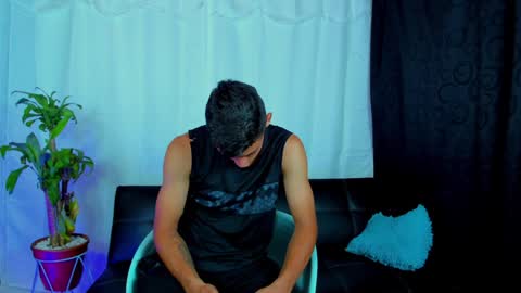 MAX     online show from 01.07.25