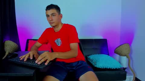 MAX     online show from 11.06.25