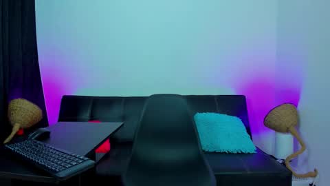 MAX     online show from 11.09.25