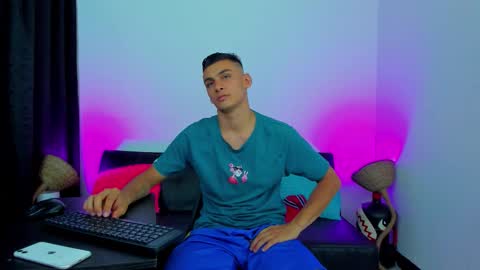 MAX     online show from 02.15.26