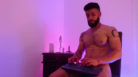 Snapshot of max_xl_ chatting on 12.26.24 max_xl_ online show from 12.26.24