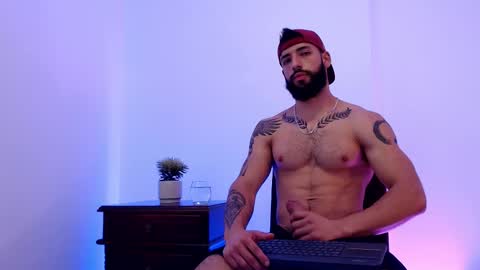 Snapshot of max_xl_ chatting on 02.17.25 max_xl_ online show from 02.17.25