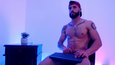 Snapshot of max_xl_ chatting on 02.20.25 max_xl_ online show from 02.20.25