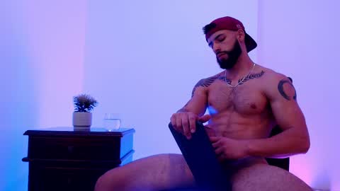 Snapshot of max_xl_ chatting on 02.20.25 max_xl_ online show from 02.20.25