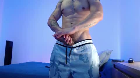 Snapshot of max_xl_ chatting on 10.27.25 max_xl_ online show from 10.27.25