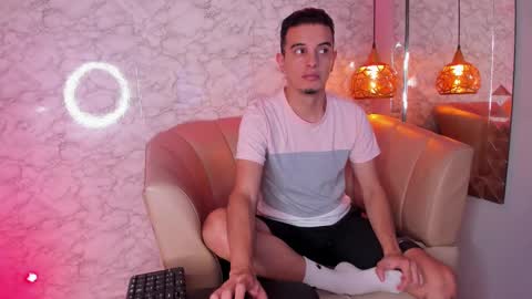 Maximiliano online show from 10.03.25