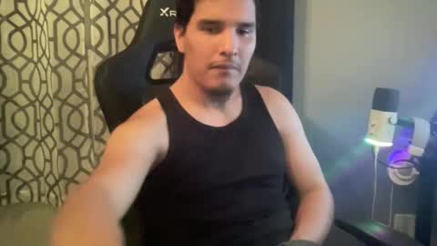 Snapshot of maxfreaky407284 chatting on 01.06.26 perezcouple online show from 01.06.26