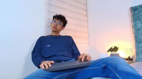 M A X F R O S T   online show from 01.12.26