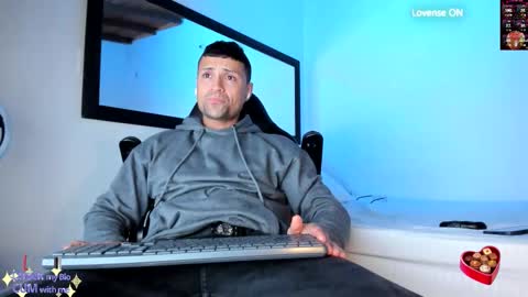 Snapshot of maxi_mux1 chatting on 10.03.25 MAXI online show from 10.03.25