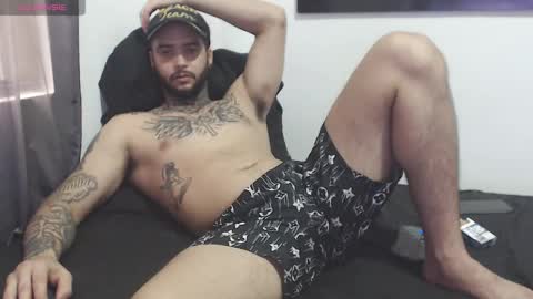 Snapshot of maxi_rogger chatting on 12.03.24 maxi rogger online show from 12.03.24