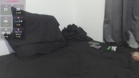 Snapshot of maxi_rogger chatting on 12.20.24 maxi rogger online show from 12.20.24