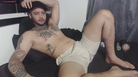 Snapshot of maxi_rogger chatting on 02.18.25 maxi rogger online show from 02.18.25