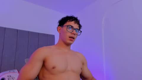 Snapshot of maxiimus__ chatting on 10.26.25 Maximus online show from 10.26.25