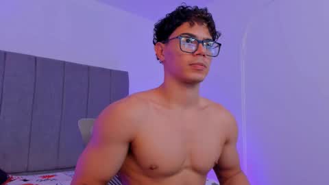 Snapshot of maxiimus__ chatting on 10.26.25 Maximus online show from 10.26.25