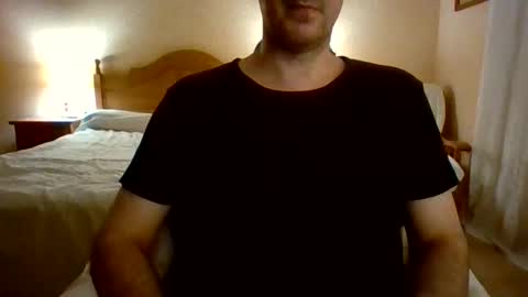 Snapshot of maxim_moment chatting on 10.22.25 Maxim online show from 10.22.25