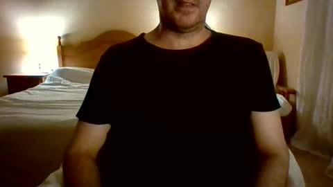 Snapshot of maxim_moment chatting on 10.23.25 Maxim online show from 10.23.25