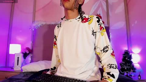 Snapshot of maxim_walker chatting on 12.27.24 maxim online show from 12.27.24