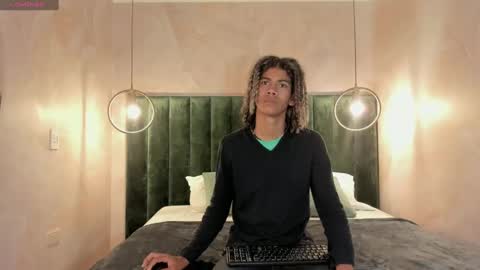 Snapshot of maxim_walker chatting on 01.30.25 maxim online show from 01.30.25