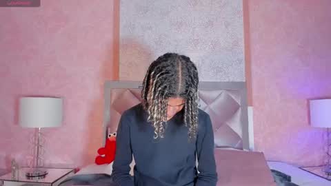 Snapshot of maxim_walker chatting on 03.07.25 maxim online show from 03.07.25
